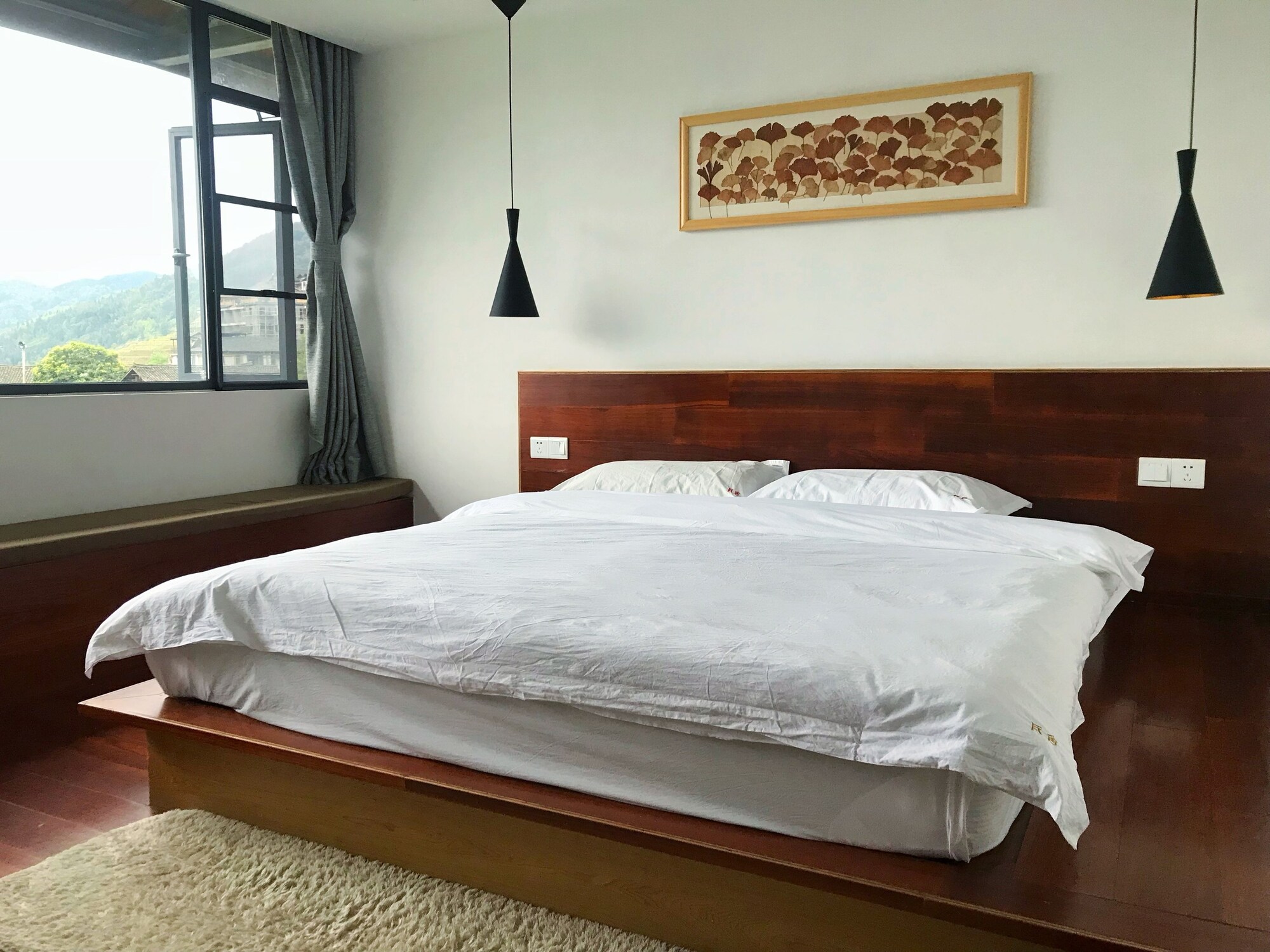 ROOM, DOUBLE BED