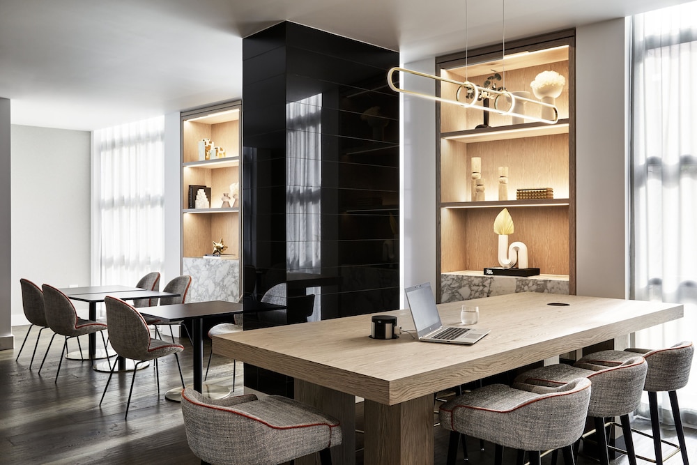 Crowne Plaza Sydney Darling Harbour 46/81