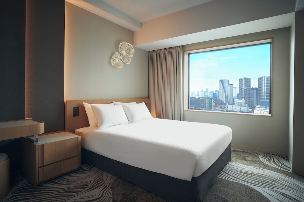 MODERATE, QUEEN BED