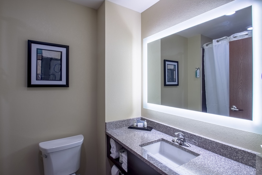 Cobblestone Inn & Suites - St. Mary S 24/57