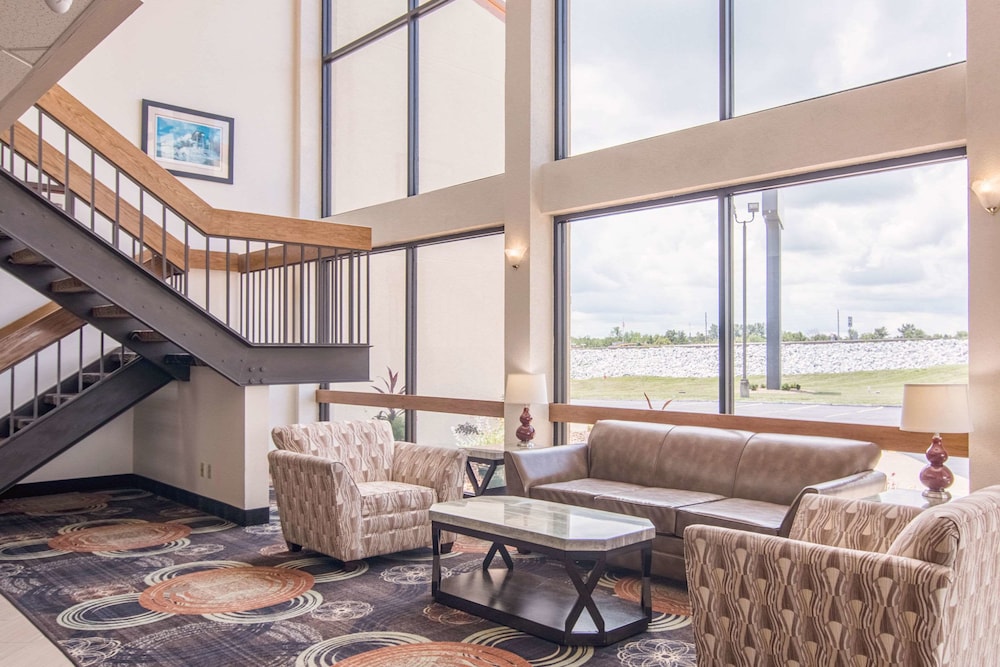 Quality Inn Foristell, MO 33/48
