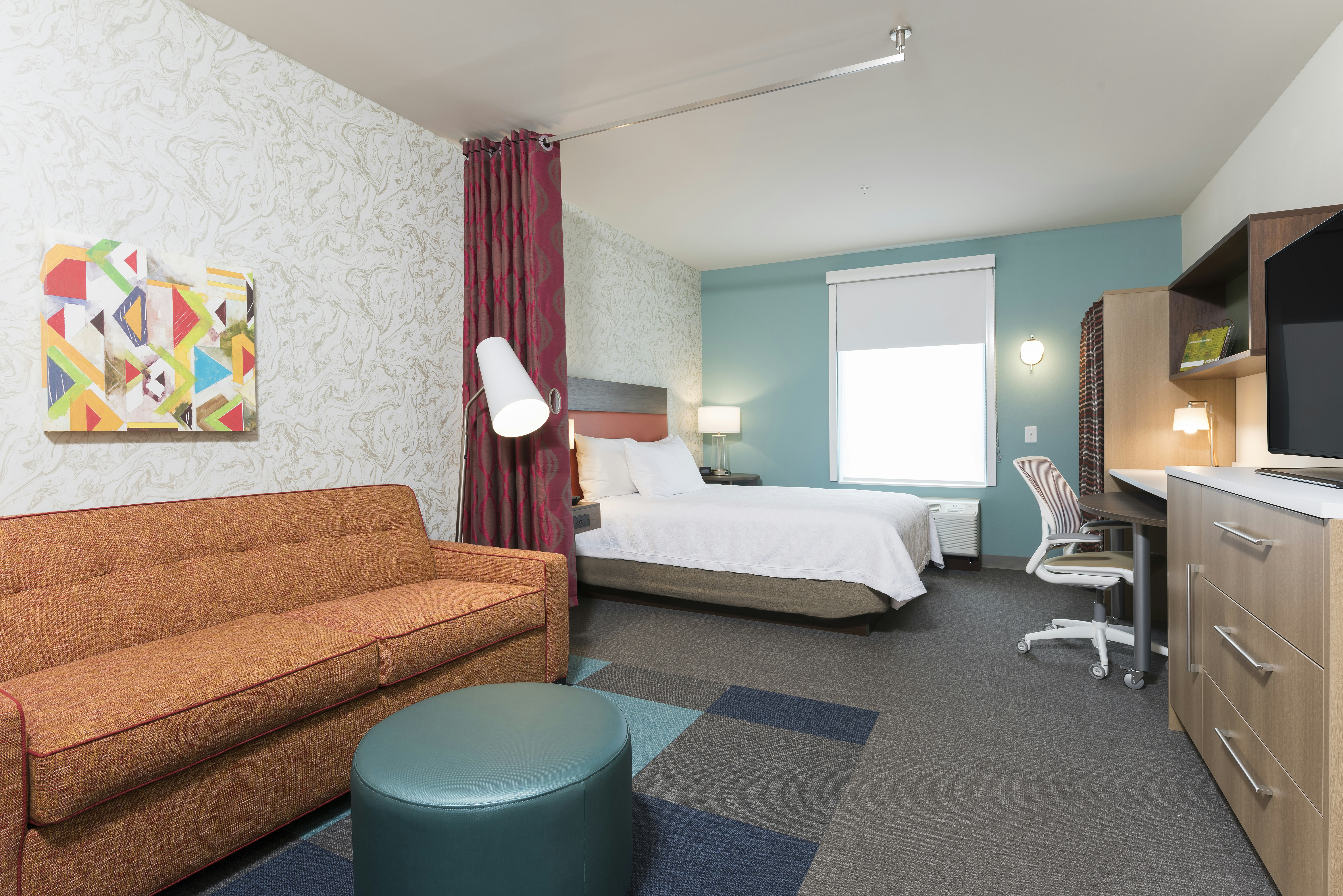 STUDIO, QUEEN BED