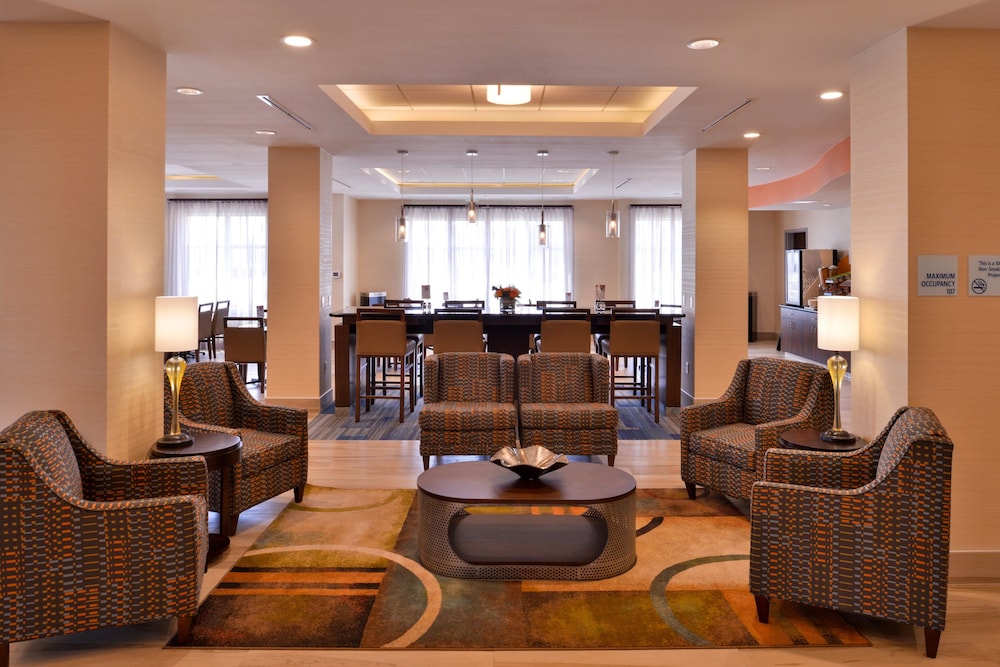Holiday Inn Express Amp Suitesloma Linda San Bernardino S 40/63