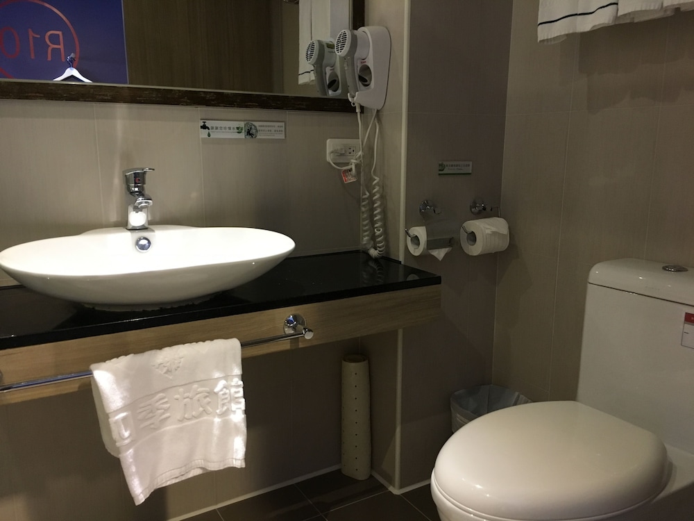 R8 Eco Hotel 24/27