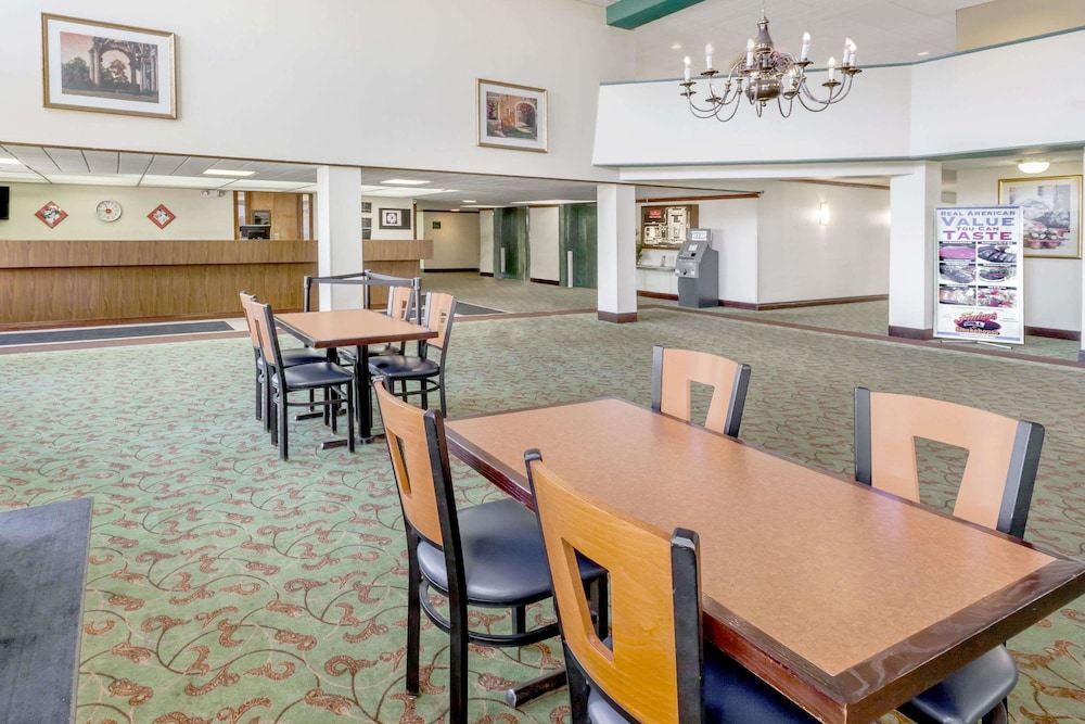 restaurant cafeteria