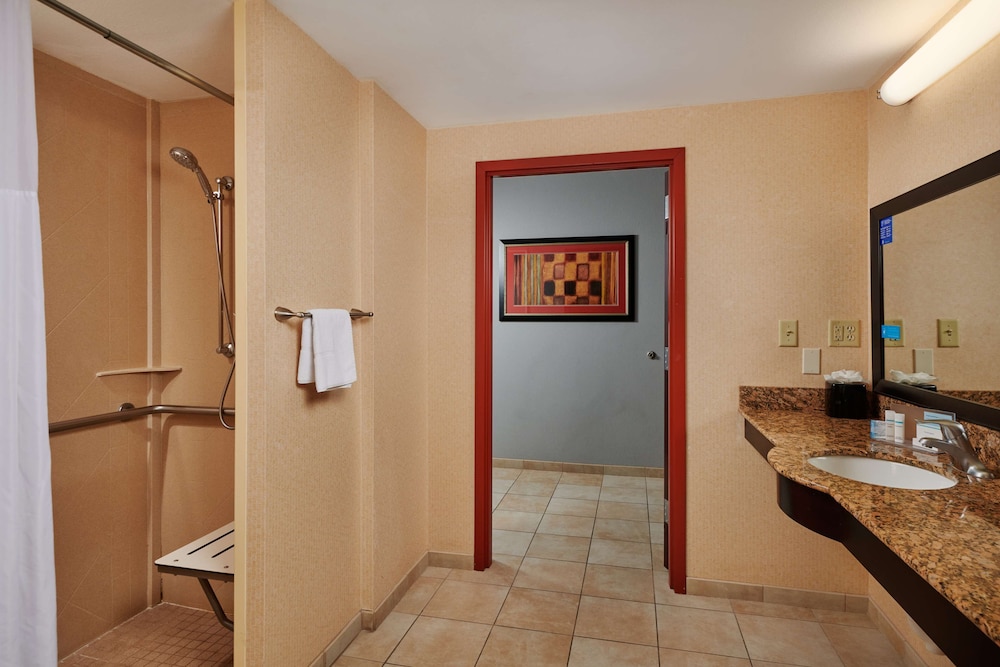 Hampton Inn & Suites Denver/Highlands Ranch 34/82