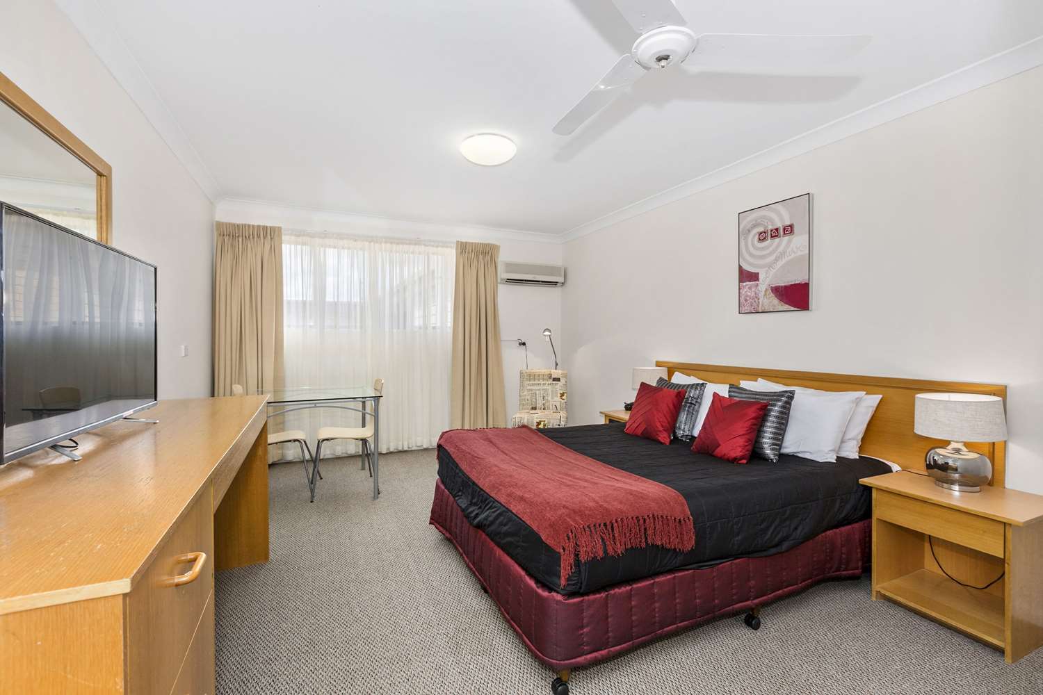 Upgrade, Queen Bed