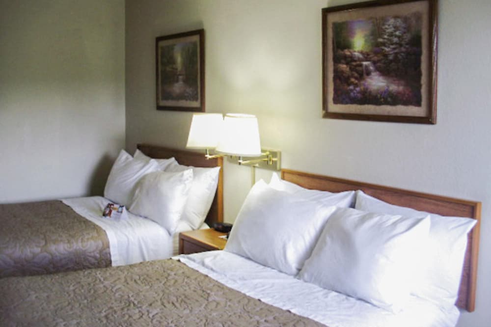 Quality Inn & Suites Warren PA 12/29