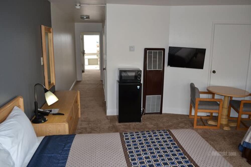 Beach Motel 15/31