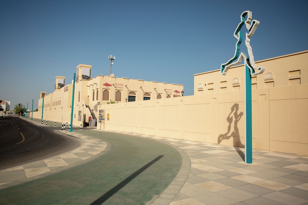 Beach Walk Hotel 64/67