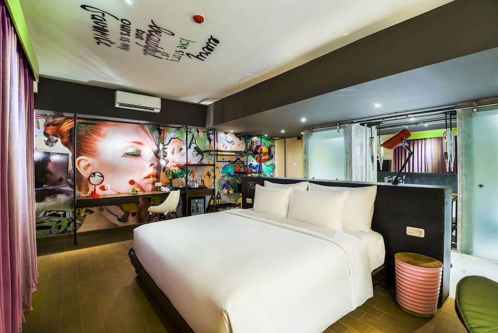 Dash, Deluxe, King Bed, Pool View، Viva Dash Hotel Seminyak 4/5