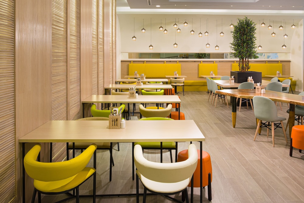 Swiss-Belinn Airport Muscat 48/60