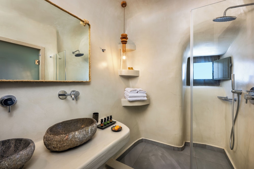 Aperto Suites - Adults Only 27/50