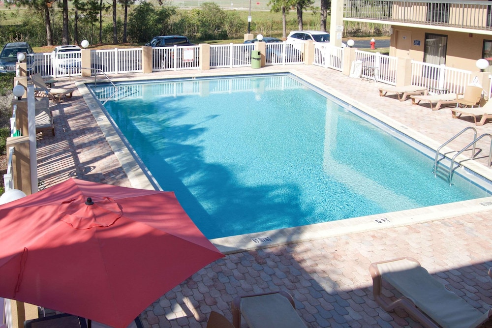 SureStay Hotel by Best Western St. Pete Clearwater Airport 11/43