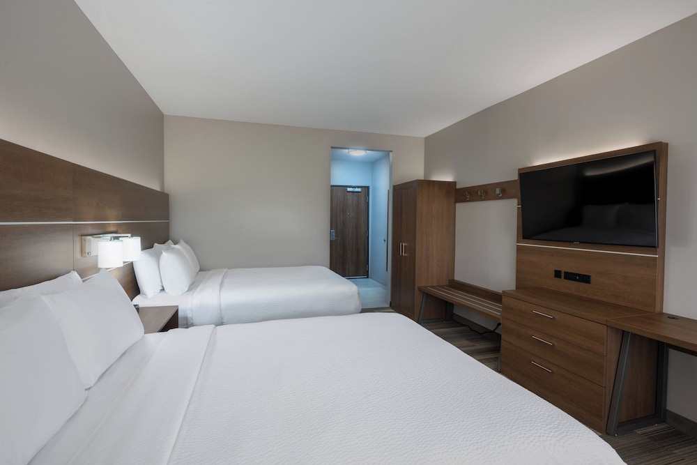 Standard, 2 Queen Beds, Accessible