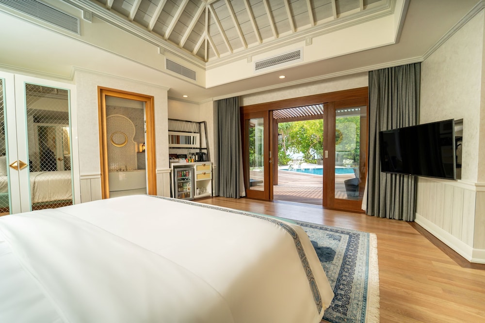Hideaway Beach Resort and Spa 26/123