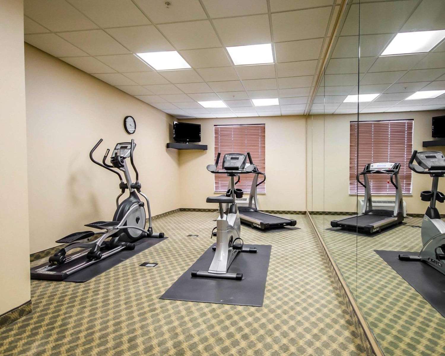Quality Inn & Suites Rockport - Owensboro North 21/30