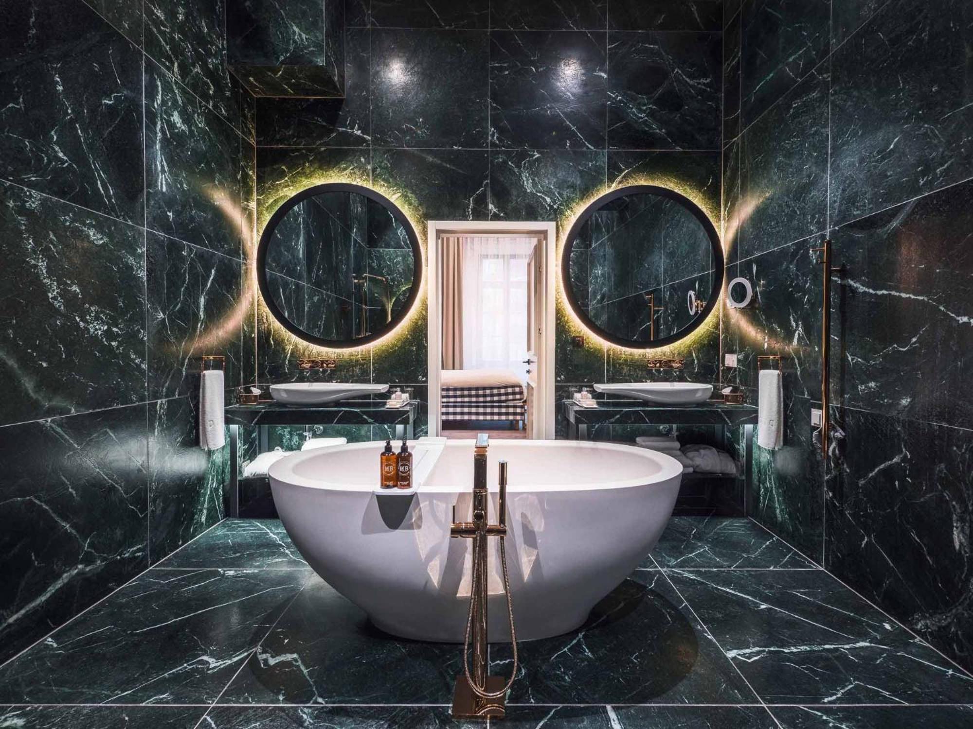 جناح، Hotel Pacai 8/8