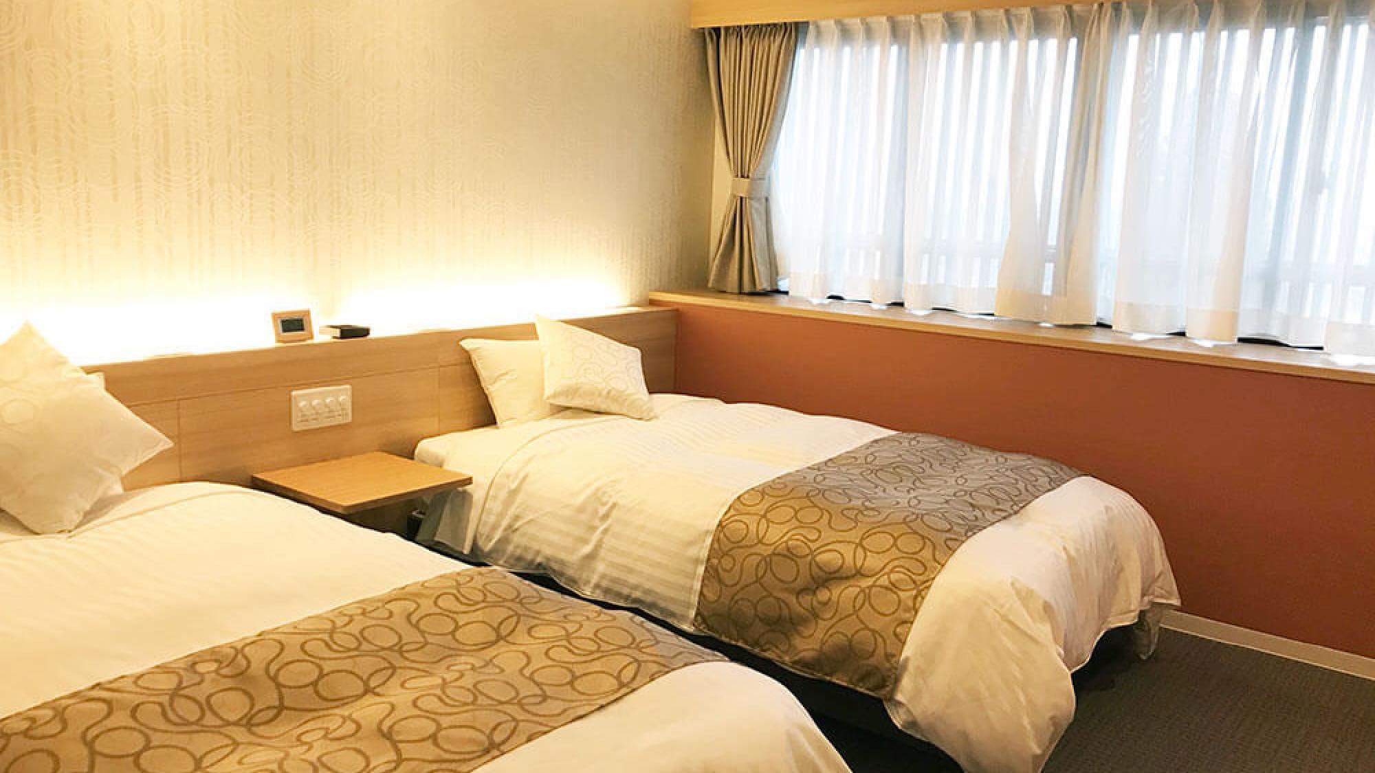 Universal, Western, Standard, Twin Beds, Accessible