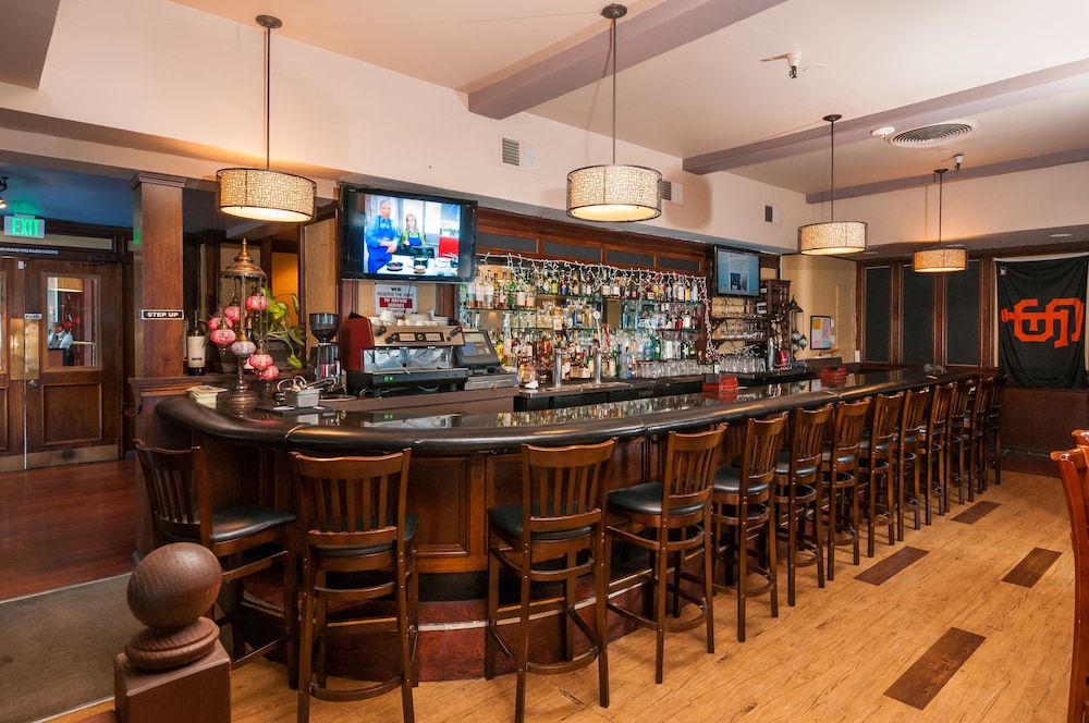 The Pickwick Hotel 49/62