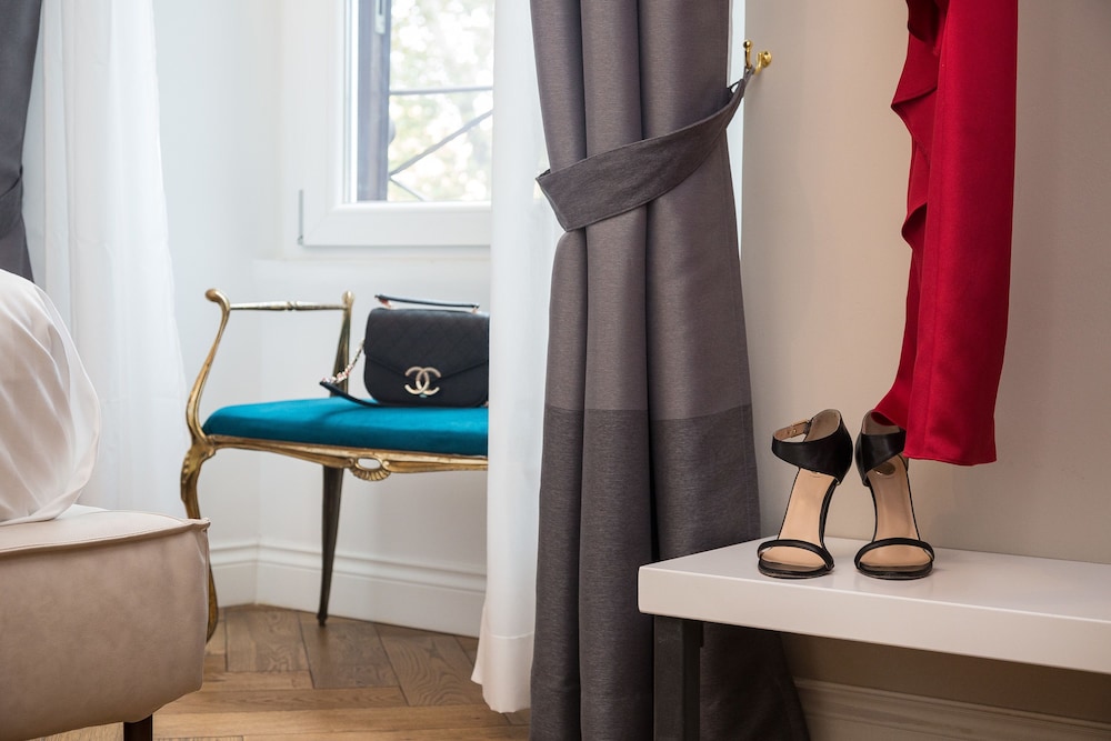 Palazzo Baj Guest House In Trastevere 40/50