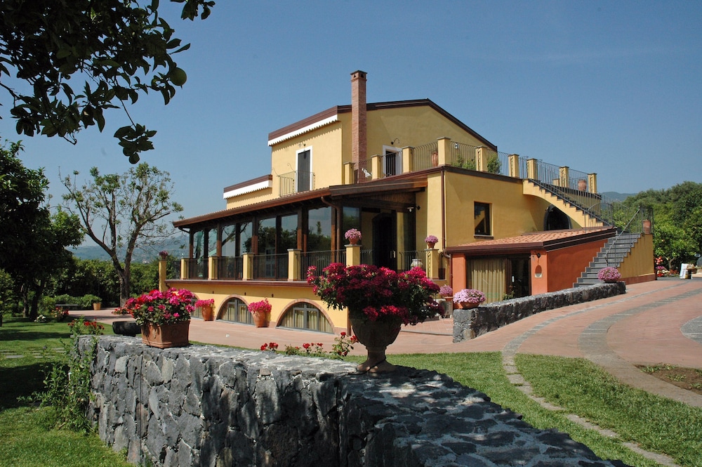 Feudogrande Agriturismo 3/50
