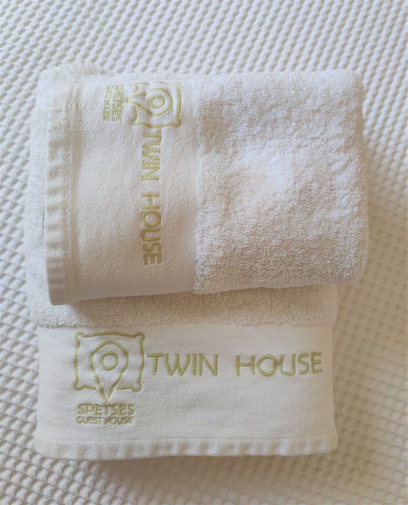 Twin House 13/40