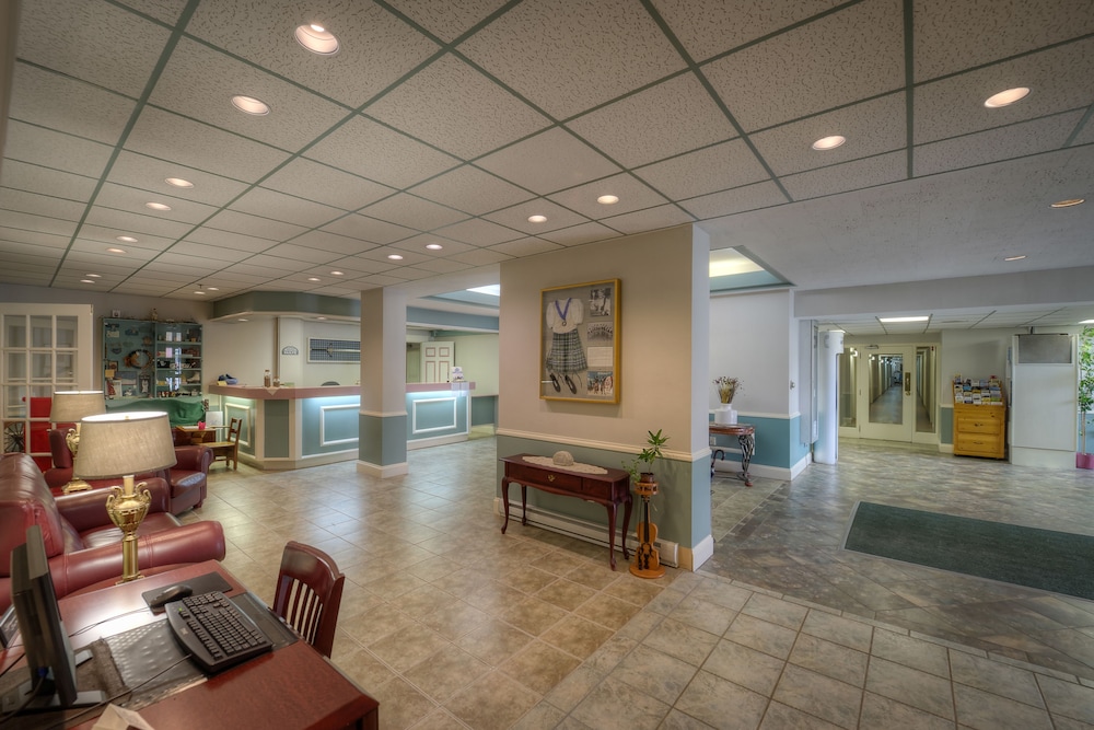 Claymore inn & Suites 2/40