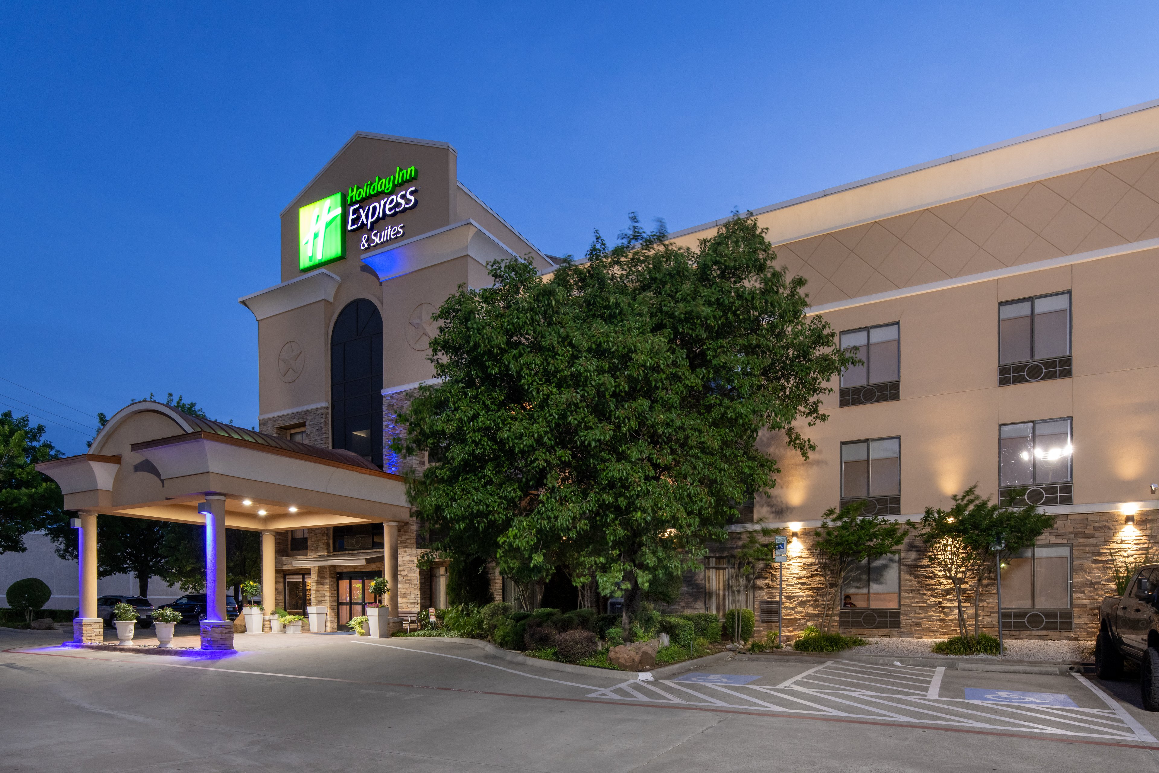Holiday Inn Express Hotel And Suites Arlington I 20 Parks Mall 66/69