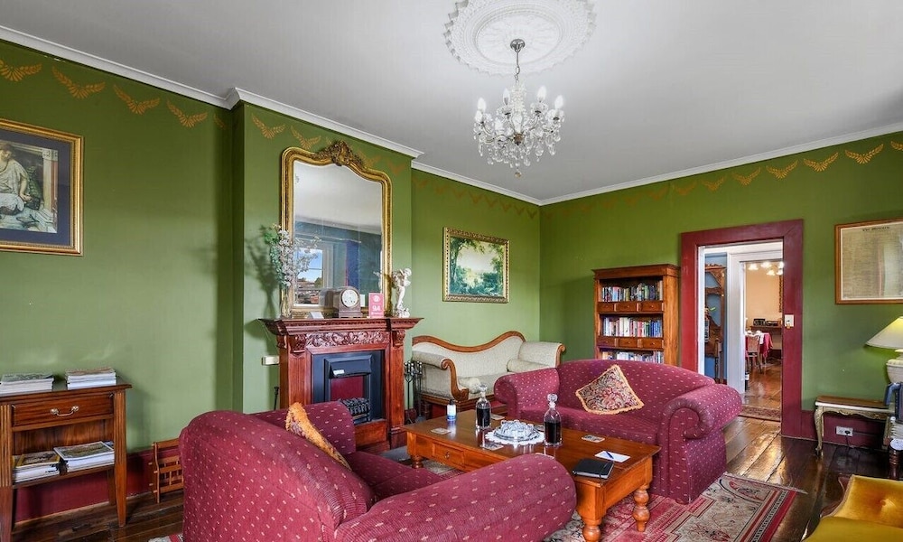 The Lodge On Elizabeth 26/50