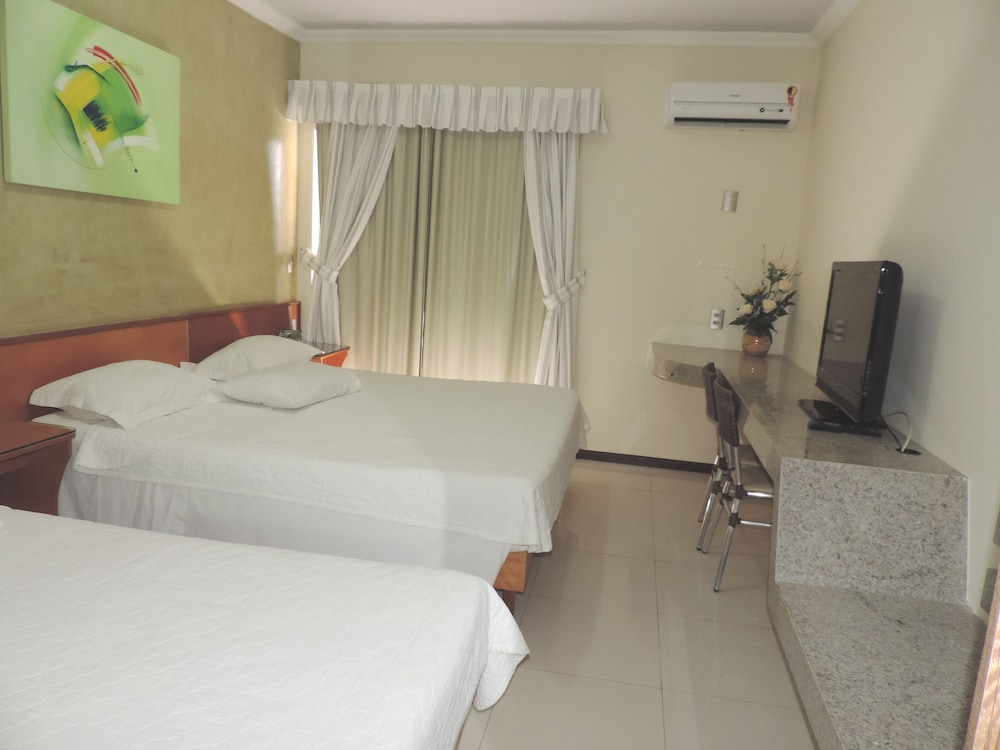 Golden Beach Hotel 28/86