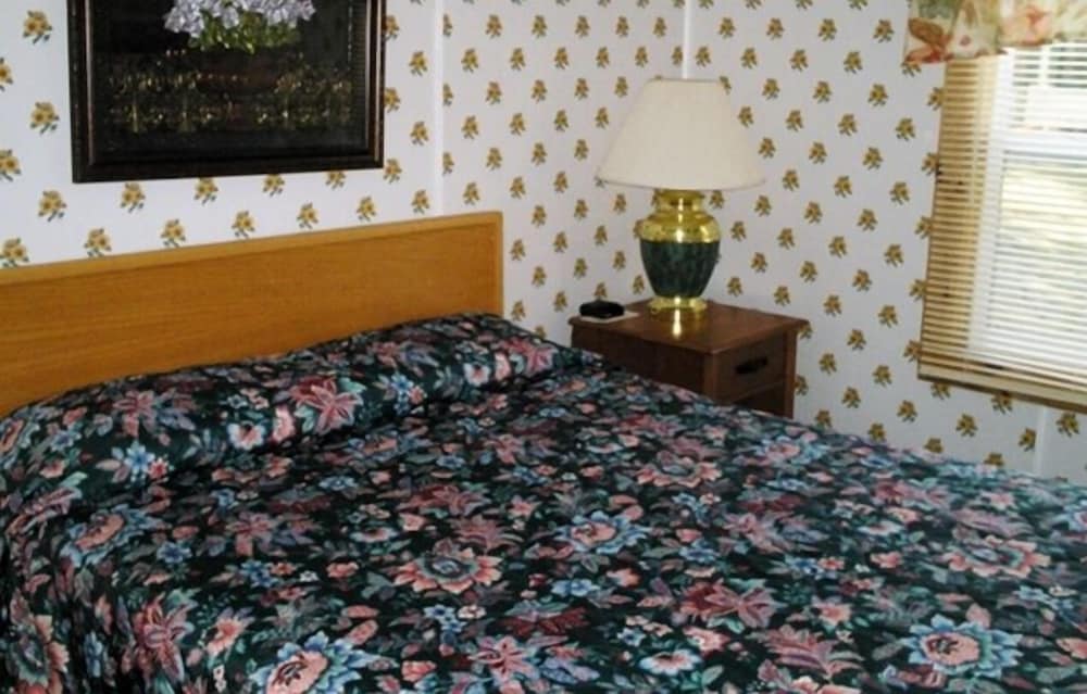Perrys Motel & Cottages Ltd 32/47