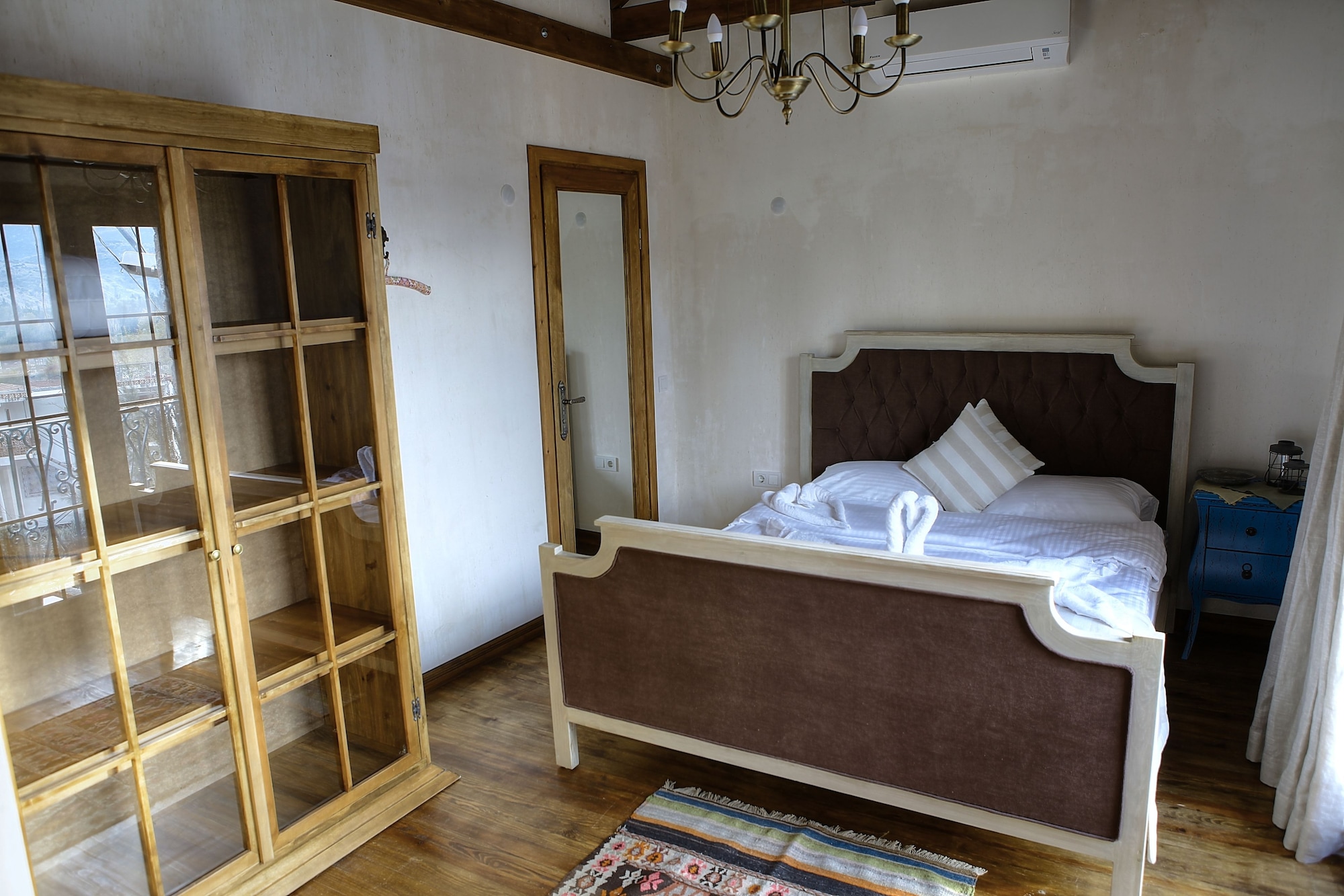 DELUXE, DOUBLE BED, HILL VIEW