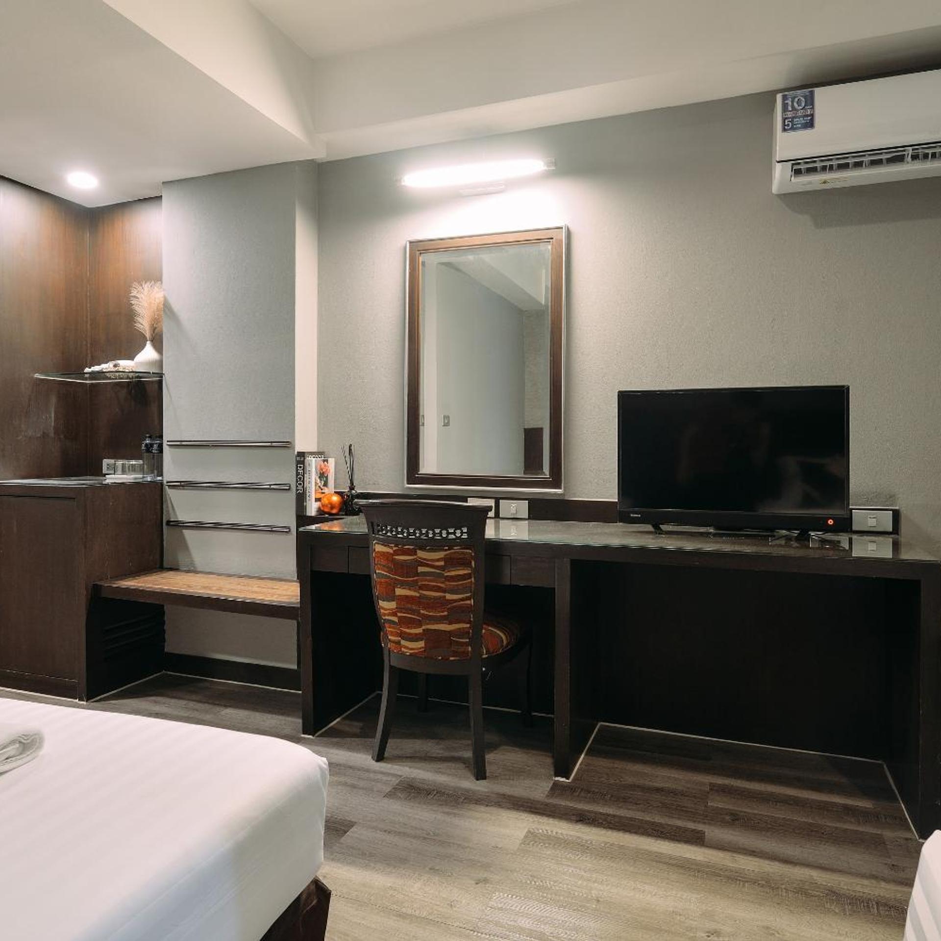Tori Crown Hotel 43/50