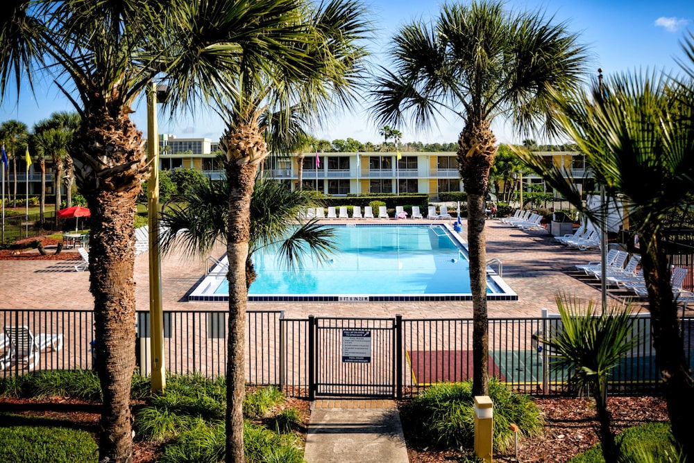 Seralago Hotel and Suites Main Gate East 30/32