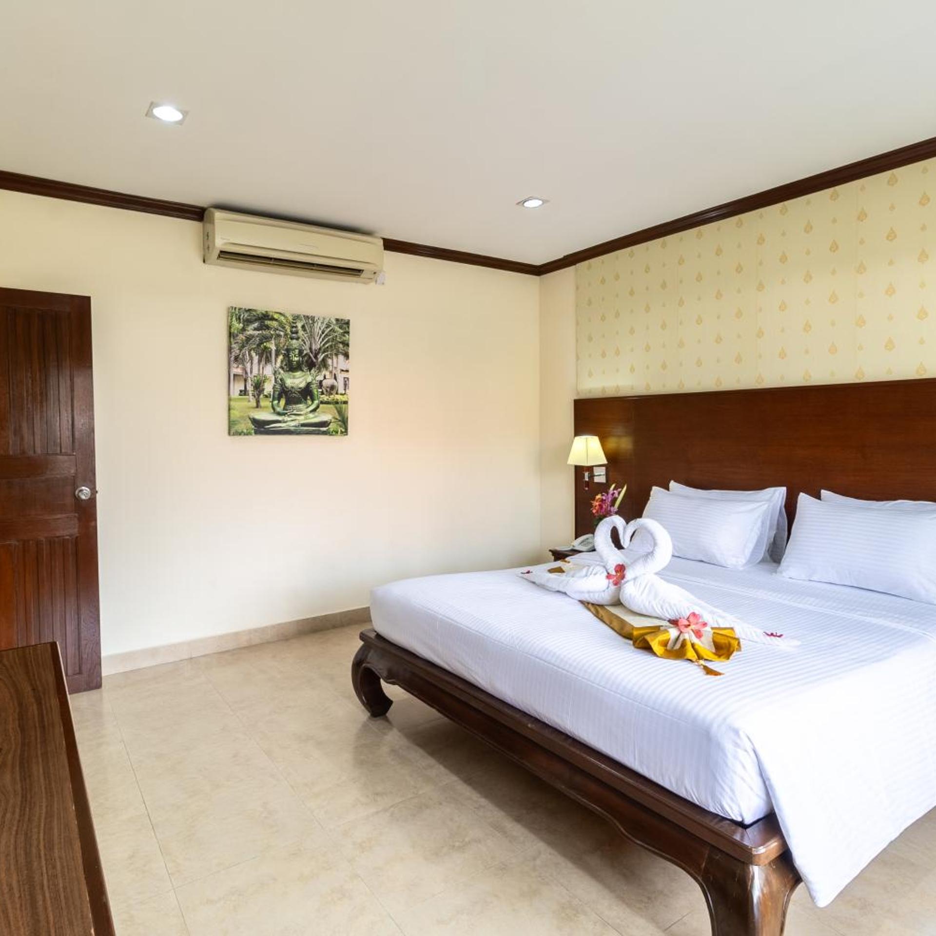 1 Bedroom, Apartment, King Bed, Pool Access