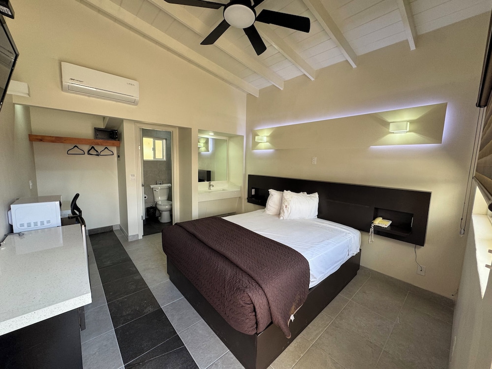 Reno Hotel 30/55