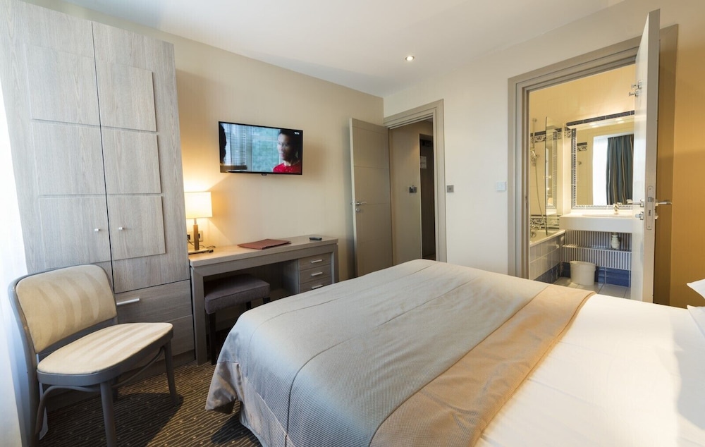 Hotel Bristol 13/50