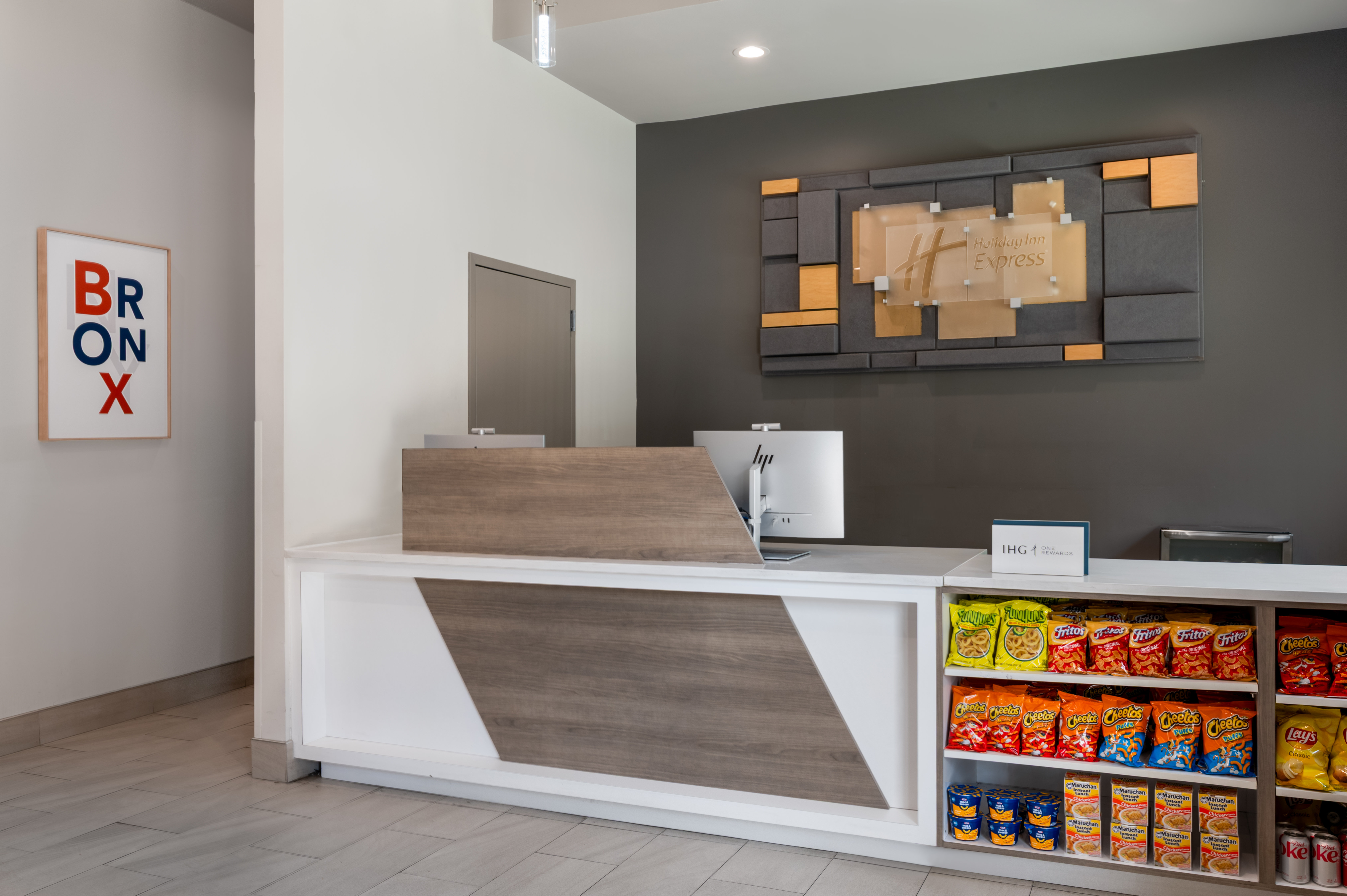 Holiday Inn Express & Suites Bronx - NYC, an IHG Hotel 4/37