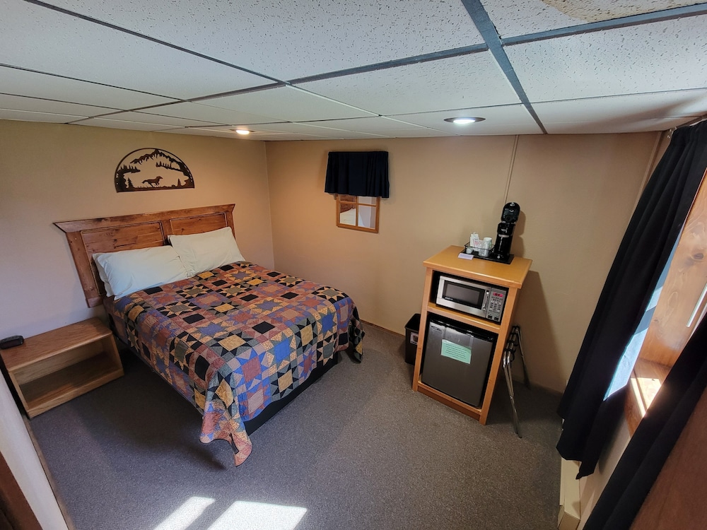 Hulett Motel 10/37