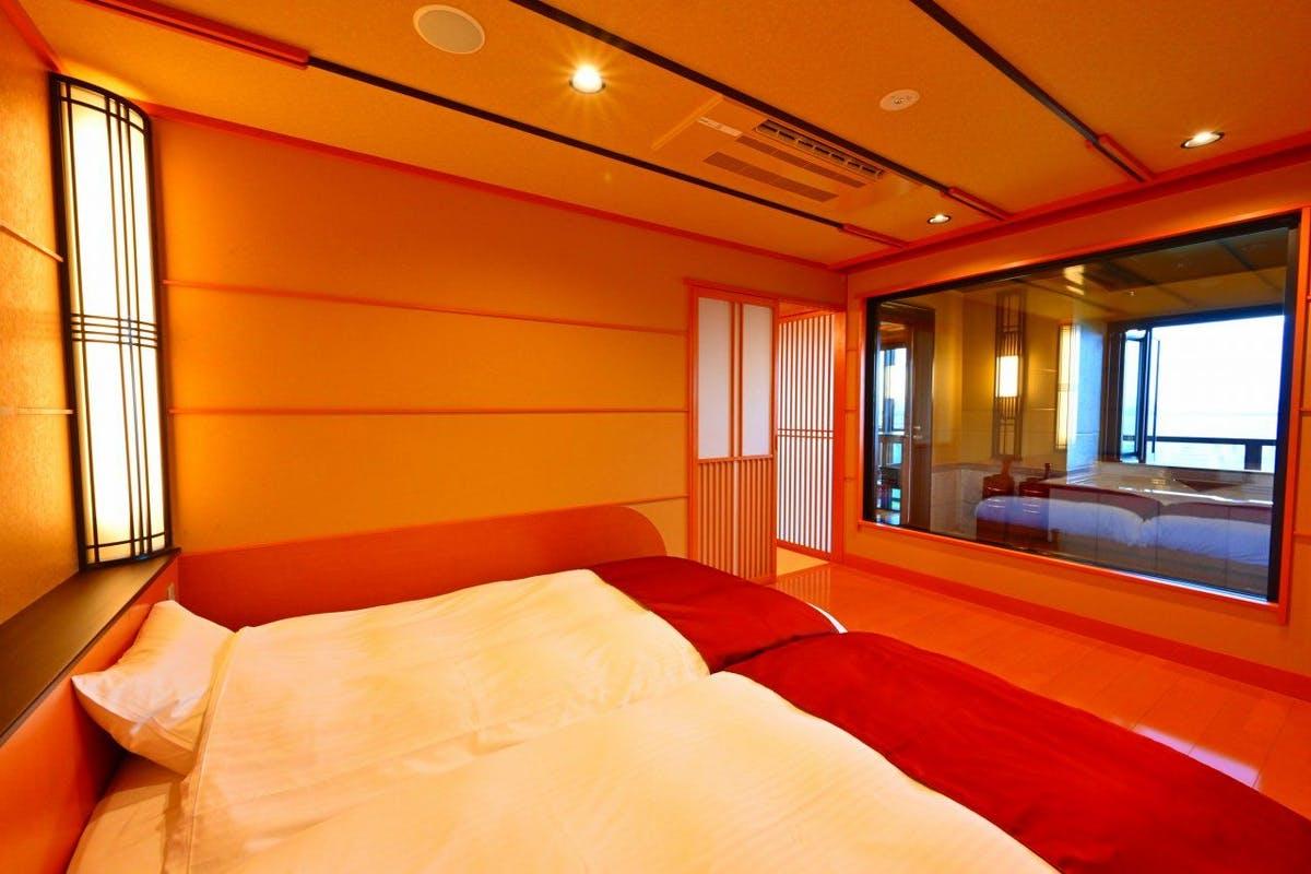 Japanese Western, Premium, Lake View, Outdoor Jetted Tub