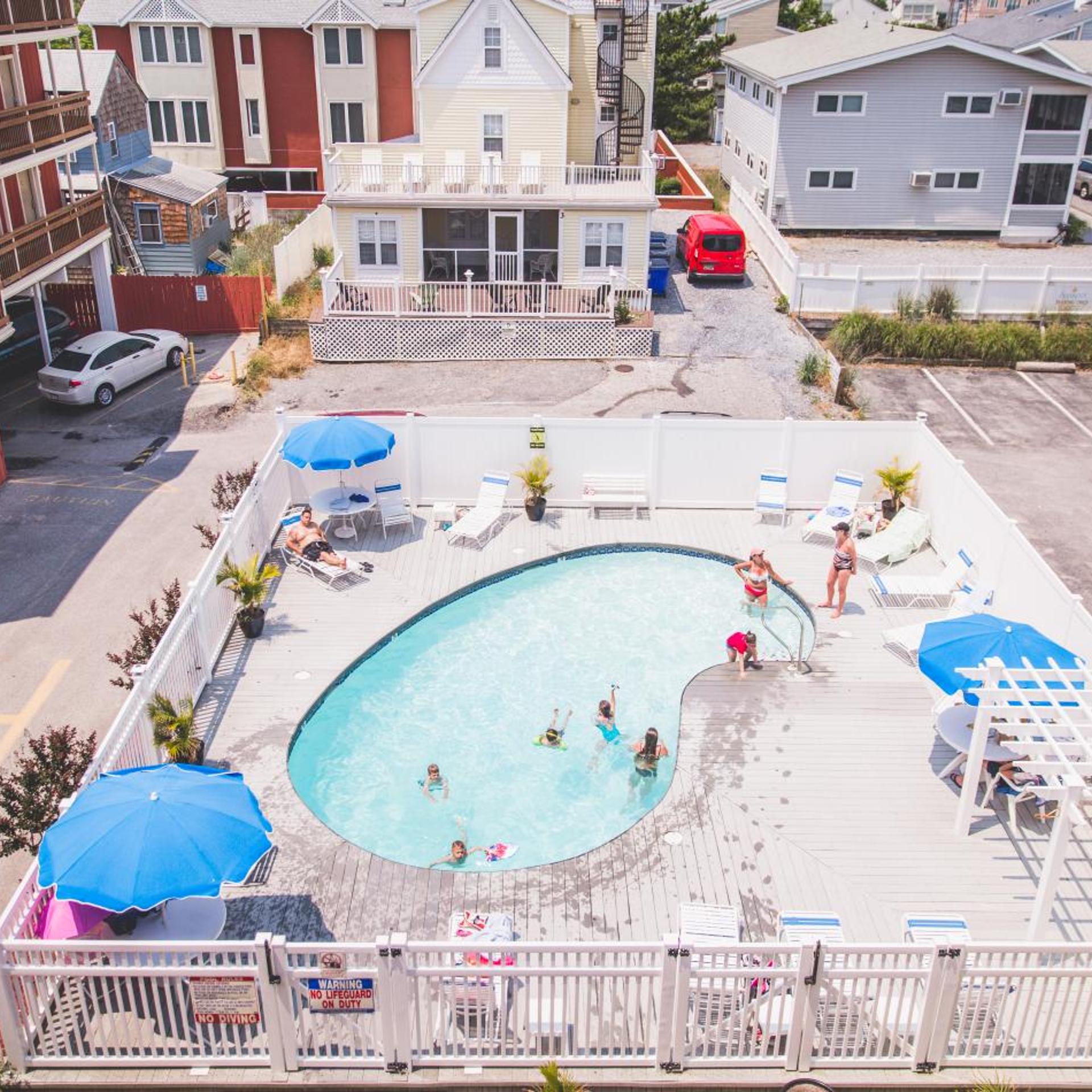 Surf Club Oceanfront Hotel 28/35
