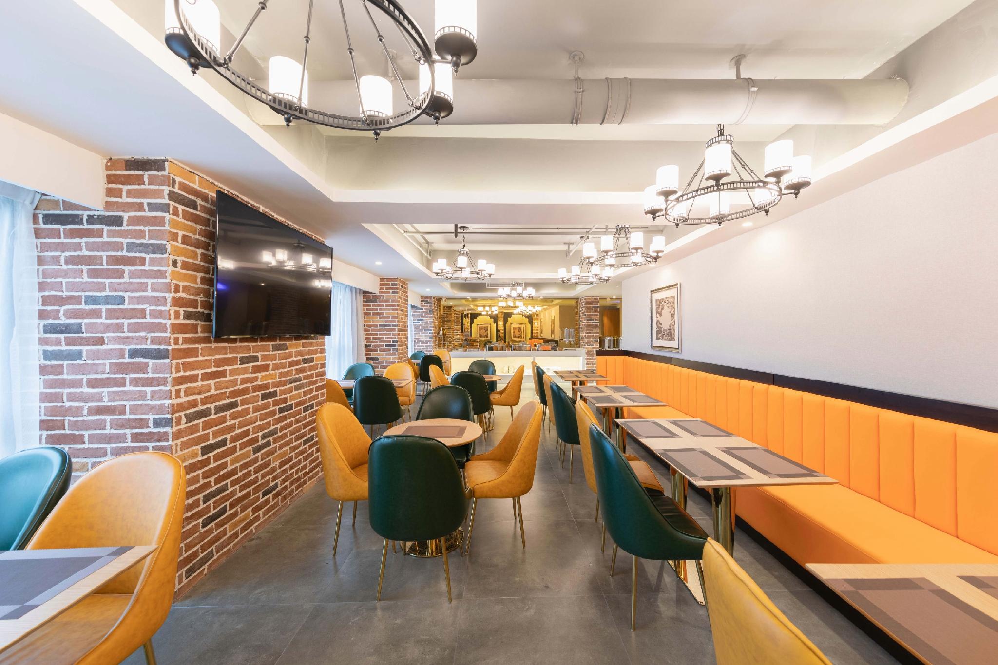 James Joyce Coffetel Hotel (Jinan West Railway Station Convention and Exhibition Center) 36/47