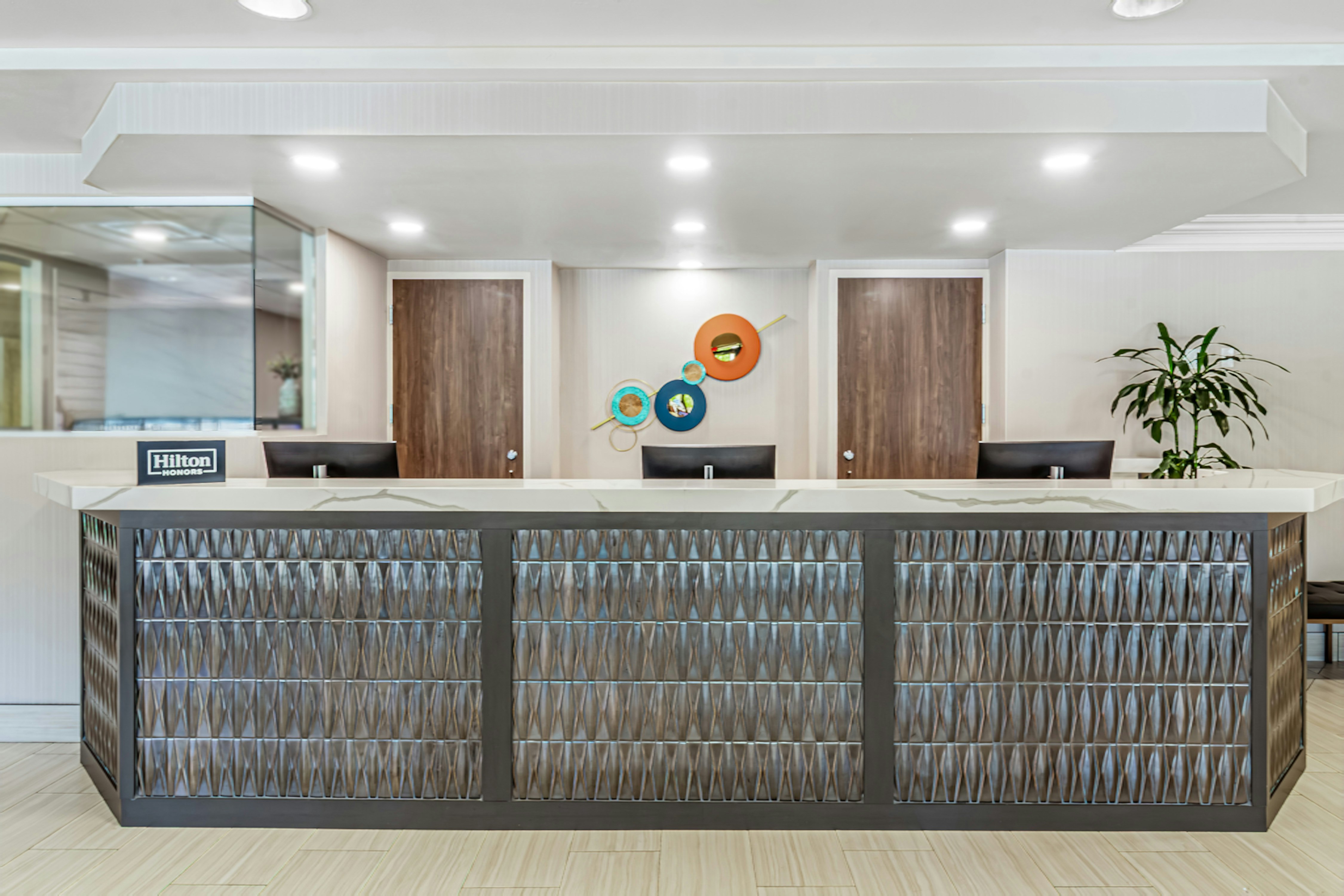 DoubleTree by Hilton Milwaukee Downtown 6/50