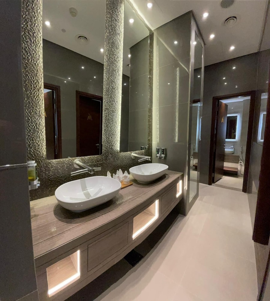 Bahrain Airport Hotel - Airside 25/58