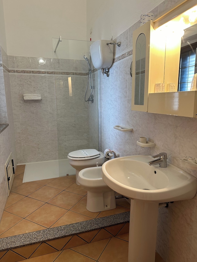 Residence Hotel La Taverna 48/50