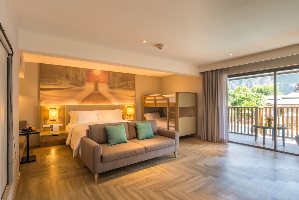 Holiday Inn Resort Krabi Ao Nang Beach 50/79