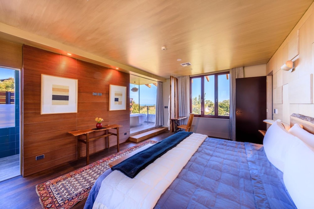 Olive, House, 3 King Beds