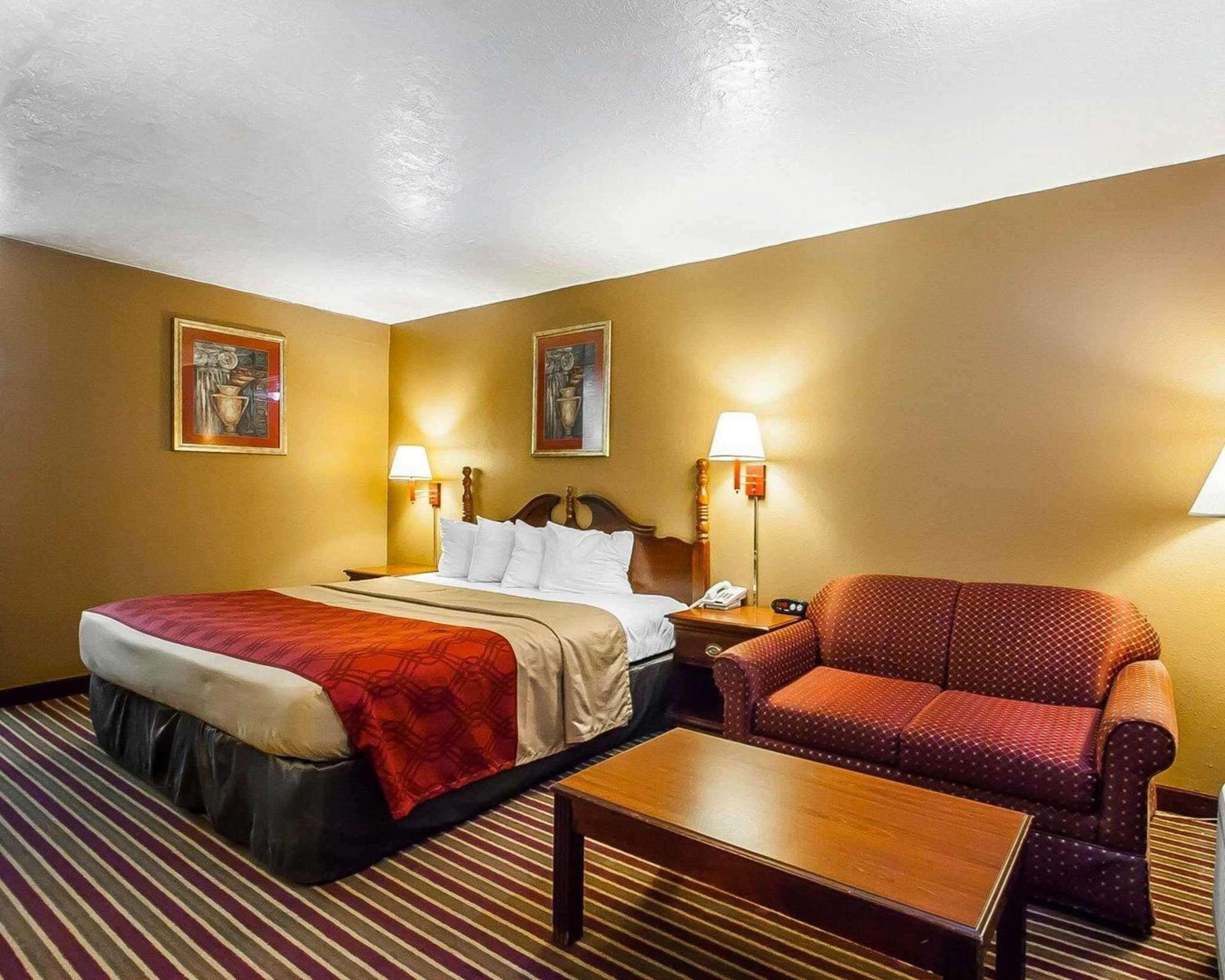 غرفة بسرير مزدوج، Econo Lodge Dyersburg I-155 2/3