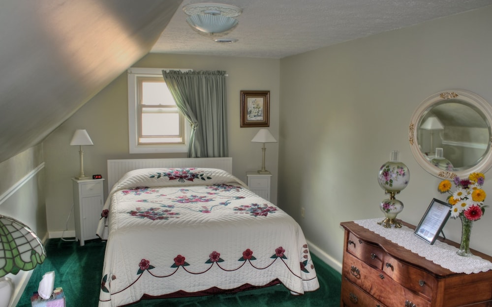 Los Gatos Bed & Breakfast 18/50